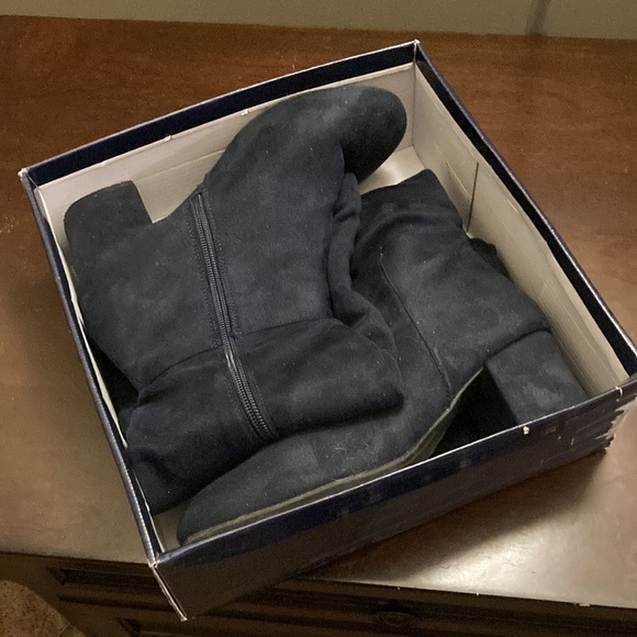 Refresh Navy Faux Suede Boots, size 8.5 pull on with 1/2 zipper - Picture 14 of 16